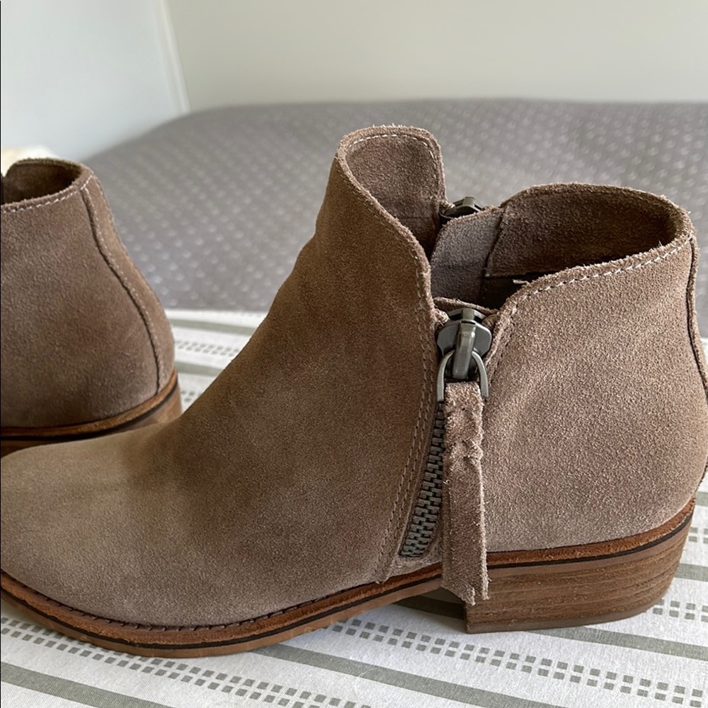 Women's Suede Ankle Boots - Tan